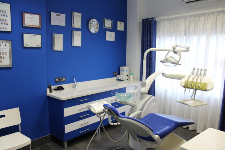 CLINICA DENTAL BONILLA 768x512