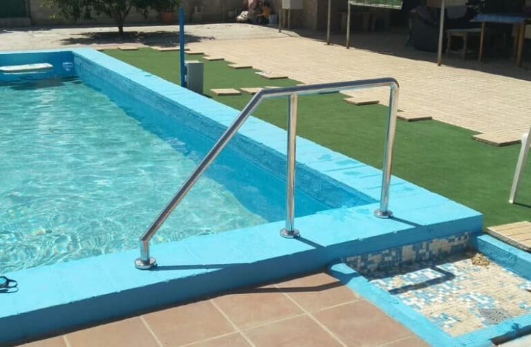 aluminios toro baranda piscina 768x502