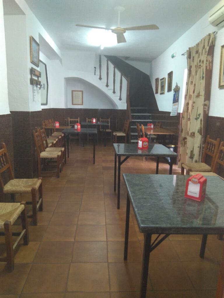 bar cordoba interior 768x1023