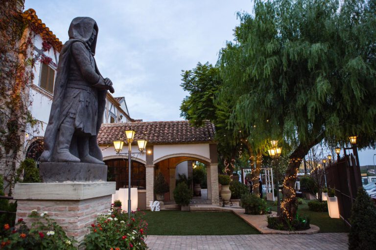 el artista estatua 768x512