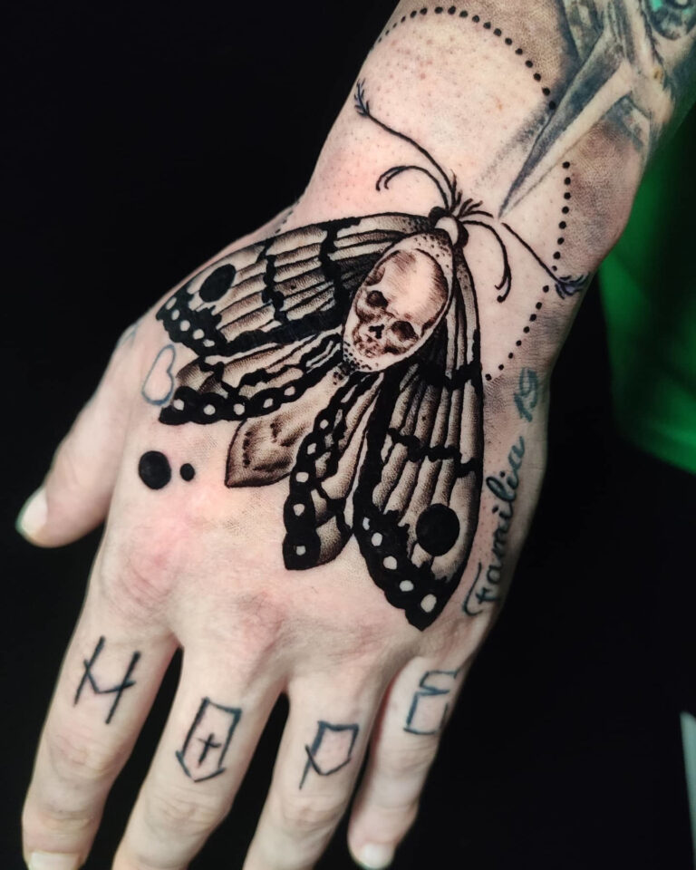 kkr tatto studio tatuaje mano 768x960