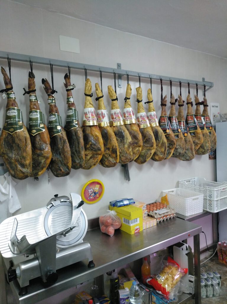 TiendaElObispo Jamones 768x1027