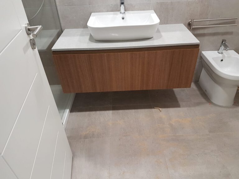 mueble bano suspendido 768x576