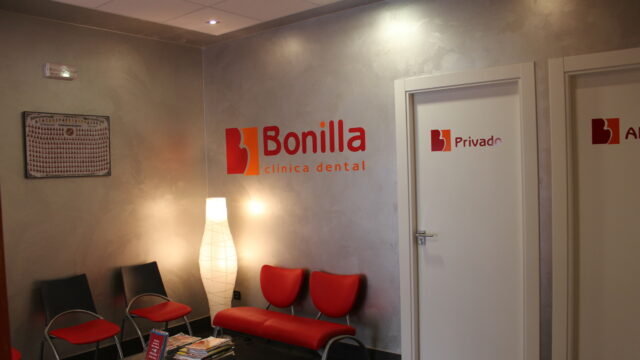 CLINICA_DENTAL_BONILLA_ESPERA.jpg